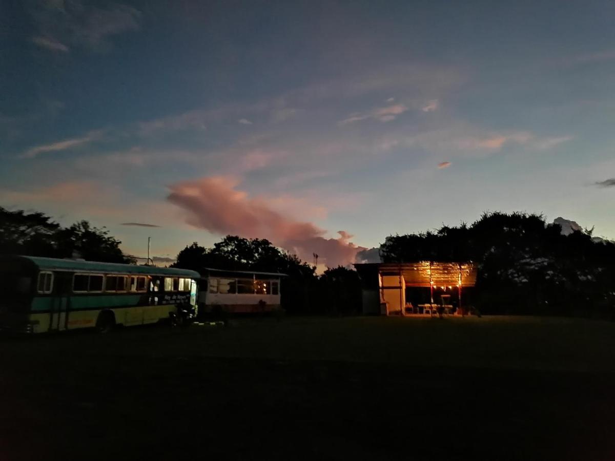 Combi Bus Dreamcatcher Hotel Sarchi Exterior photo